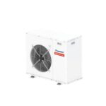 Omkeerbare inverter warmtepomp Climaveneta i-BX-N006M Monofase R-410 met boordbediening, witte unit met display.